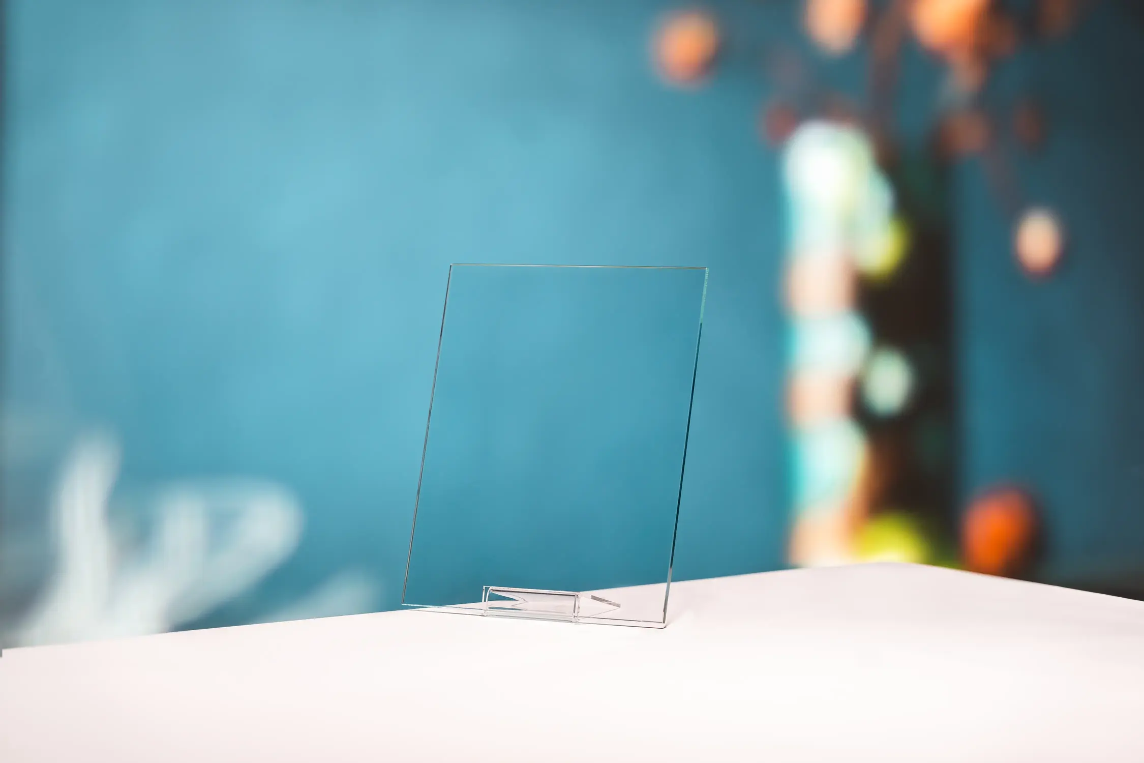 OnGlazz 3D editor | Preview image | Plate with acrylic stand in portrait mode